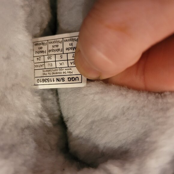 UGG BOOTS - Picture 4 of 5